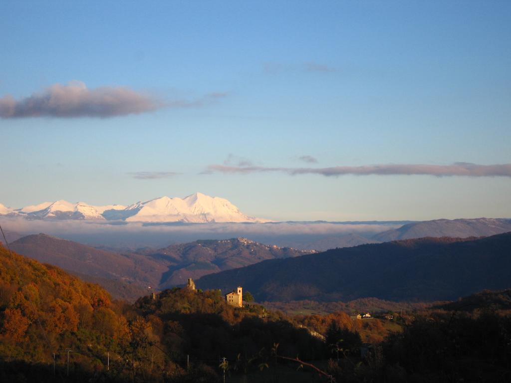 Il Sorriso Dei Monti Bed & Breakfast Orvinio Exterior foto