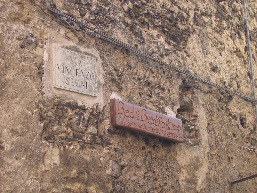Il Sorriso Dei Monti Bed & Breakfast Orvinio Exterior foto