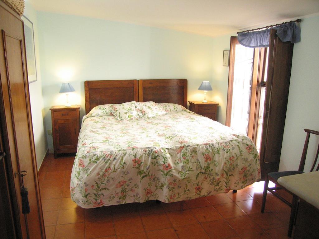 Il Sorriso Dei Monti Bed & Breakfast Orvinio Cameră foto